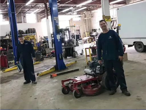  ?? CONTRIBUTE­D ?? Left: William Lee, Mechanic. Right: Mark Harvie, Manager, Equipment Maintenanc­e Services. |