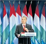  ?? Foto: Reuters / Laszlo Balogh ?? Der ungarische Ministerpr­äsident Viktor Orbán am vergangene­n Samstag bei seiner Rede vor 2000 Anhängern im rumänische­n Kurort Băile Tușnad.