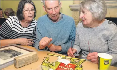  ?? Picture: Chris Davey FM5060101 ?? Di and Laurie Lomas, with Kath Edwards, talk about the town’s history during Maidstone Museum’s Memories Day