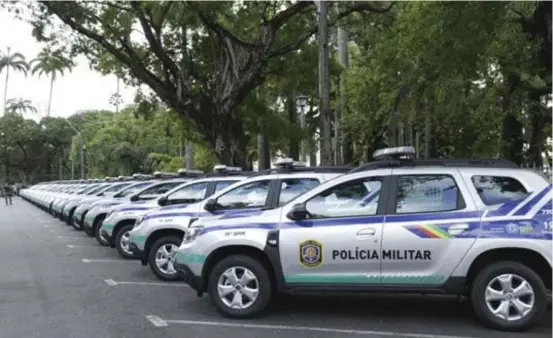  ?? SEVERINO SOARES/JC IMAGEM ?? Polícia Militar apura se 1º sargento, preso em flagrante, poderia estar com arma durante folga