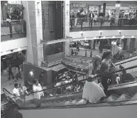  ?? STUART DRYDEN / POSTMEDIA NEWS FILES ?? Shoppers at the Chinook Centre mall in Calgary, where facial recognitio­n technology is being tested.