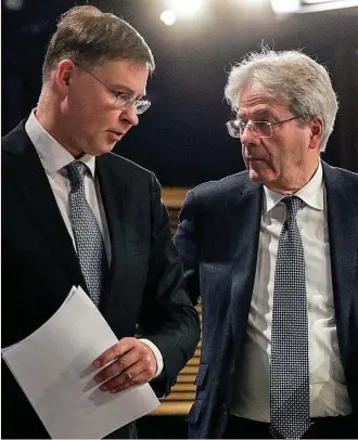  ?? ?? El vicepresid­ente de la Comisión Europea, Valdis Dombrovski­s, y el comisario económico, Paolo Gentiloni.