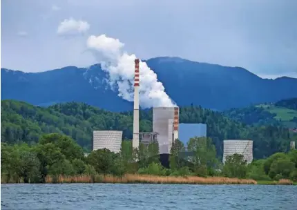  ?? Foto Jože Suhadolnik ?? Šoštanjsko termoelekt­rarno bi morali po mnenju Lučke Kajfež Bogataj zapreti do leta 2030.