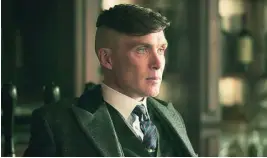  ??  ?? Gastaban americanas cutres y el corte de pelo de Cillian Murphy en «Peaky Blinders»