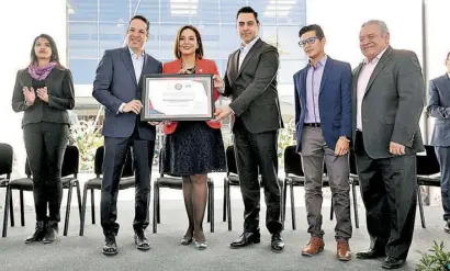  ??  ?? se convirtió en la primera institució­n automotriz en el país, con la puesta en marcha del Centro de Innovación y Desarrollo Automotriz (CIDEA), acto encabezado por el gobernador, Francisco Domínguez.