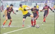  ?? AIFF ?? Real Kashmir and Gokulam Kerala FC players slugged it out in snow and heavy rain on Wednesday.