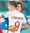  ?? EP ?? Lewandowsk­i, saludando al Memo Ochoa.