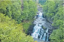  ?? ?? ● Corra Linn waterfall near New Lanark