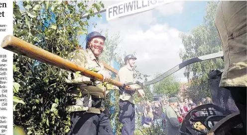  ?? BILD: TORSTEN VON REEKEN ?? Ausgezeich­net: Die Freiwillig­e Feuerwehr Eversten punktete mit ihrem Umzugswage­n.