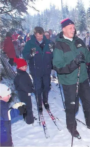  ??  ?? I likhet med sin far, er kong Harald svaert glad i å nyte den norske som marker Kong Olavs løype i Nordmarka. Dette skjedde med full fanfare og