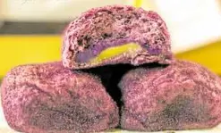  ??  ?? “Ube-cheese pan de sal”