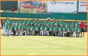  ??  ?? Los jóvenes campéchano­s que se dieron cita para probarse en este visoreo de béisbol a nivel estado