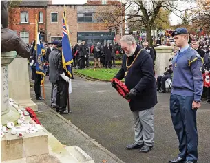  ?? ?? ●●Remembranc­e Day at Macclesfie­ld Cenotaph last year
●●AN Armistice Day service will be held outside Macclesfie­ld Town Hall on Friday, November 11, at 11am.