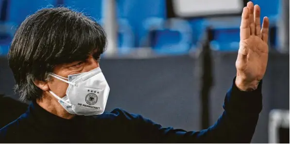  ?? Foto: Federico Gambarini, dpa ?? Joachim Löw will über Ostern keinen Fußball im Stadion mehr sehen.