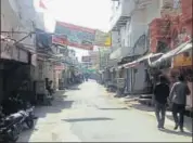  ?? HT PHOTO ?? A closed market in Pushkar after a brawl between two groups on Wednesday.