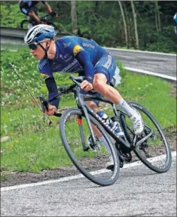  ??  ?? Remco Evenepoel, durante un descenso en el presente Giro.