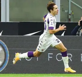  ??  ?? Resistenza Federico Chiesa, 22 anni e già 136 partite in Serie A (e 26 gol) con la Fiorentina