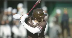  ?? VINCENT D. JOHNSON/DAILY SOUTHTOWN ?? Mount Carmel’s Jorgie Vazquez gets ready to swing against Bremen on Friday.