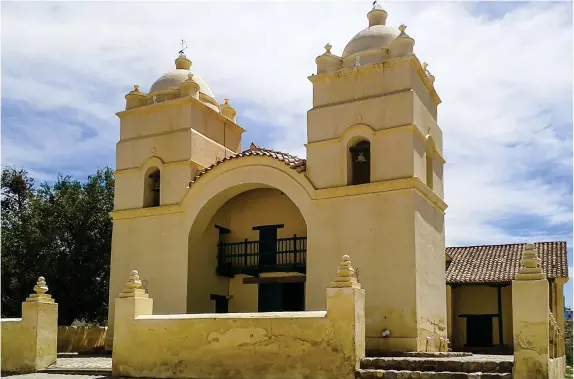  ??  ?? Iglesia típica de Vuelta de los Valles.