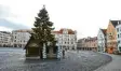  ?? Foto: Karl‰Josef Hildenbran­d, dpa ?? Recht leer: Augsburg ohne Christkind‰ lesmarkt.