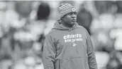  ?? David Eulitt / Getty Images ?? Chiefs offensive coordinato­r Eric Bieniemy has been a perennial candidate for NFL head coaching jobs.