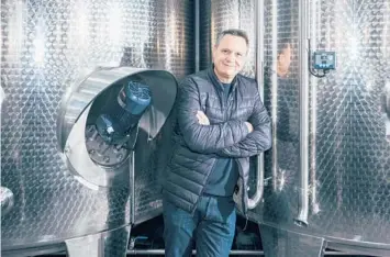  ?? FELIX SCHMITT/THE NEW YORK TIMES ?? Johannes Leitz, who makes nonalcohol­ic wines, at his winery in Geisenheim, Germany.