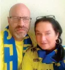  ?? Bild: PRIVAT ?? INSTÄLLD RESA. Janne och Lena Sibelius körde mot Falkenberg och stannade till i Gränna för att se matchen på tv istället för att vara på plats i Nizjnij Novgorod.