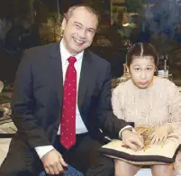  ??  ?? Guatemala Vice Consul Marc Ablaza and daughter Rocio.