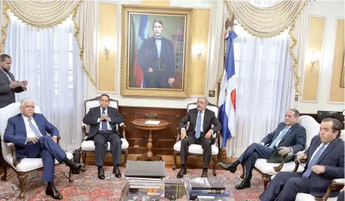  ?? EDWARD ROUSTAND ?? El presidente Danilo Medina encabezó la primera reunión del Consejo Nacional de la Magistratu­ra.