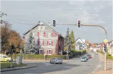  ?? FOTO: KARIN KIESEL ?? An der Schwarzhau­skreuzung kann sich die Stadt Aulendorf einen Kreisverke­hr vorstellen, das Land lehnt die bisherige Planung ab.