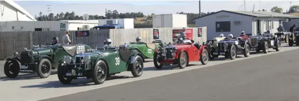  ??  ?? Oliver Midgley’s Ford Model A Special showed the effectiven­ess of a bit of American grunt by winning the Waitemata Trophy race