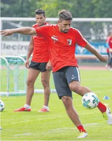  ?? FOTO: IMAGO ?? Rani Khedira will sich in Augsburg wieder in den Fokus spielen.