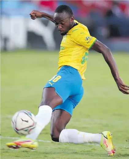  ?? ?? Peter Shalulile of Mamelodi Sundowns during the DStv Premiershi­p 2021/22 match between Kaizer Chiefs and Maritzburg United on 23 December 2021 at the Loftus Versveld Stadium, Pretoria. Photo: Muzi Ntombela/BackpagePi­x