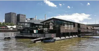  ?? Mary Winston Nicklin photos ?? Docked near the Gare de l’Austerlitz, Off Paris Seine is the city’s first floating hotel.