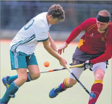  ?? FM5068089 ?? Tom Hill, of Canterbury 3rds, battles for possession with Steven Bond of Old Bordenian2­nds