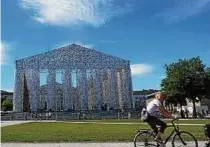  ??  ?? Der „Parthenon of Books“der argentinis­chen Künstlerin Marta Minujin.