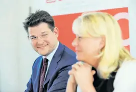  ??  ?? Die neue Uniko-Führung: Präsident Oliver Vitouch, Rektor der Uni Klagenfurt, und Vizepräsid­entin Edeltraud Hanappi-Egger (WU Wien).