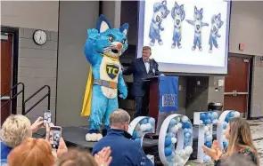  ?? COLLEGE PROVIDED BY CENTRAL OHIO TECHNICAL ?? Central Ohio Technical College President John Berry introduces the school’s new mascot, TC the Cat, which is short for Catalyst.