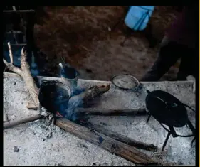  ??  ?? Las cocinas de gas han sido sustituida­s por los fogones.