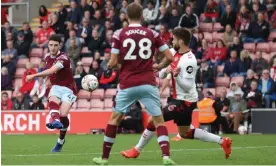  ?? Julian Finney/Getty Images ?? Declan Rice scores West Ham’s second-half equaliser against Southampto­n. Photograph: