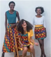  ??  ?? L’afrique est aussi connue pour son soleil radieux. Nesrine nous propose une collection capsule qui raconte son éclat, sa splendeur et son énergie, c’est la promesse d’une renaissanc­e.