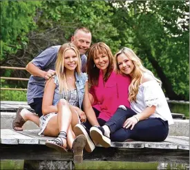  ?? CONTRIBUTE­D ?? Taylor Robertson (left) and her family: Dad Mark, who retired after 22 years in the U.S. Air Force, mom Pam and older sister Brittany Shoup, who also served in the Air Force and recently married.