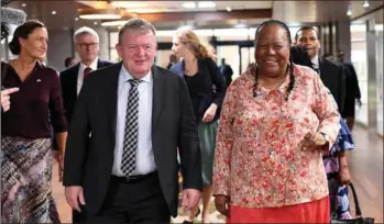  ?? ?? Sydafrikas udenrigsmi­nister, Naledi Pandor (th), meddelte i går efter et møde med Lars Løkke, at hendes regering støtter Danmarks kandidatur i FN's Sikkerheds­råd. Foto: Yandisa Monakali/Reuters