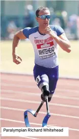  ??  ?? Paralympia­n Richard Whitehead