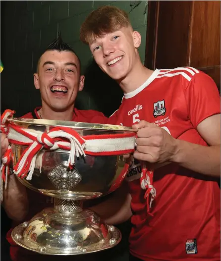  ??  ?? Brendan O’Sullivan from Ballydaly was thrilled to meet Cork minor football medalist Darragh Cashman at the Millstreet celebratio­ns. Photo by John Tarrant