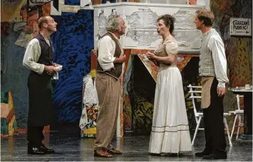  ?? Fotos: Kammeroper ?? 2008, zum 40. Jubiläum, spielte die Kammeroper Pietro Raimondis „Der Fächer“– mit (v. l.) Michael Hoffmann, Elmar Goebel, Ul rike Johanna Jöris und Tjark Baumann. Hoffmann, Goebel und Jöris stehen auch heuer wieder auf der Bühne.