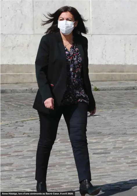  ??  ?? Anne Hidalgo, lors d'une cérémonie au Sacré-coeur, 9 avril 2020.