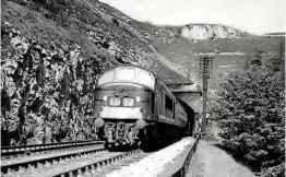  ?? RAIL PHOTOPRINT­S
ALAN H BRYANT/ ?? Right: Class 45 ‘Peak’ No. D126 leaves Chee Tor No. 1 Tunnel, near Miller’s Dale, with the 12.25pm St Pancras-Manchester Central express in the 1960s.