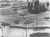  ??  ?? Der Potsdamer Platz in den Jahren 1961 und 2019.