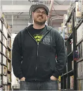  ??  ?? Le gérant du Comic Hunter de Moncton, Rémi Vienneau Leclair, a hâte de pouvoir accueillir à nouveau ses clients. - Archives